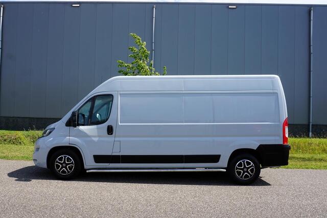 Fiat DUCATO 35H 2.3 MultiJet L3H2 in Topstaat |1e eigenaar |Automaat |Grijs |160 pk |3500 KG |2e airbag |Camera |Cruise |Navi |Climate control |Trekhaak |EURO6