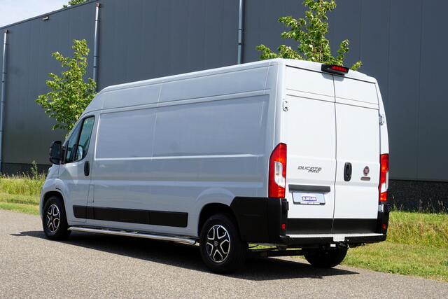 Fiat DUCATO 35H 2.3 MultiJet L3H2 in Topstaat |1e eigenaar |Automaat |Grijs |160 pk |3500 KG |2e airbag |Camera |Cruise |Navi |Climate control |Trekhaak |EURO6