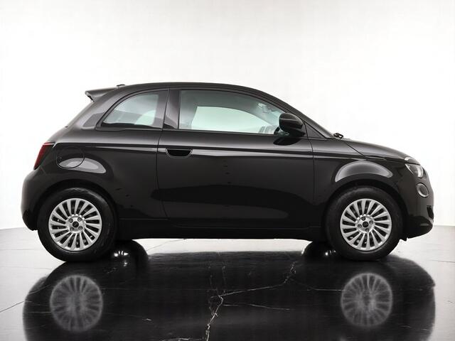 Fiat E-500 Electric 42kWh 119PK - Navigatie via Apple Carplay/Android Auto - Climate control - Cruise control - 12 maanden garantie - WLTP actieradius 314 km.