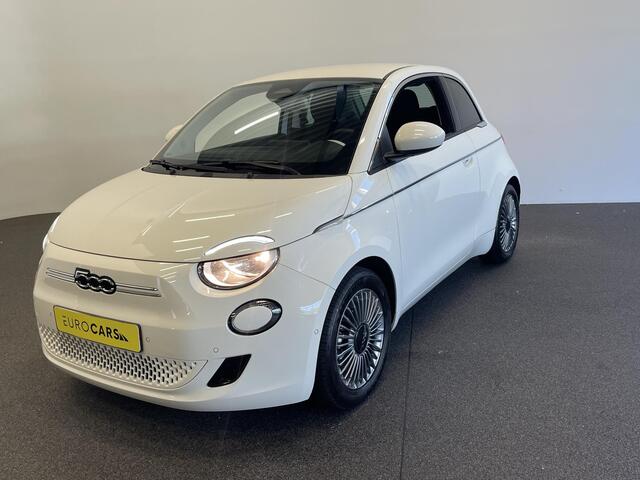 Fiat E-500 Comfort Style 3+1 42 kWh 244km actieradius Navigatie Apple Carplay/Android Auto Camera Parkeersensoren Blind Spot Assist Stoelverwarming Lichtmetalen velgen Ledverlichting Climate Control