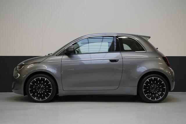 Fiat E-500 La Prima 42 kWh | SoH 94% | Lederen bekleding | Navigatie | Achteruitrijcamera | Panoramadak | Adaptive cruise |