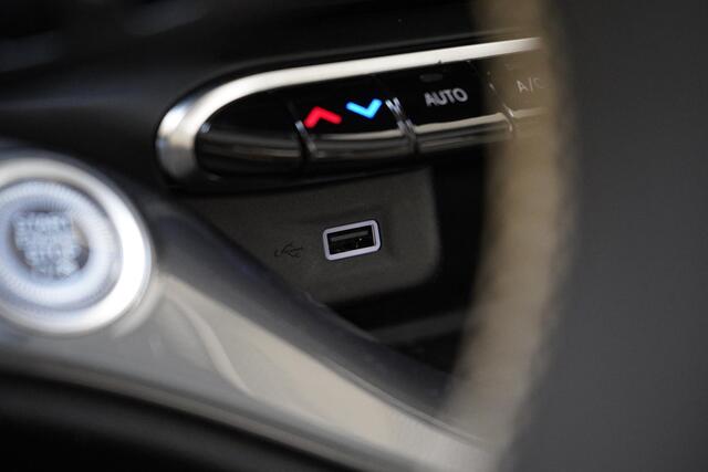 Fiat E-500 La Prima 42 kWh | SoH 94% | Lederen bekleding | Navigatie | Achteruitrijcamera | Panoramadak | Adaptive cruise |