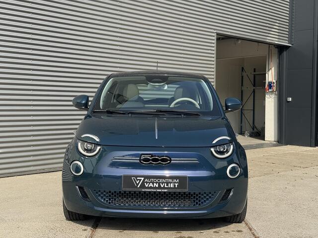 Fiat E-500 La Prima 42 kWh Fiat 500e La Prima Leder | 17" | Pack Winter | Schuif/Kantel dak | Subsidie ¤ 2.000,-