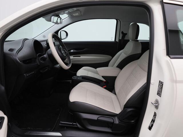 Fiat E-500 500e 42 kWh La Prima | Climate Control / ECC | Licht metalen velgen 17 inch | Cruise control | Navigatie | Lederen bekleding beige | Stoelverwarming | LED koplampen Park Distance Control voor en achter | Achteruitrijcamera \