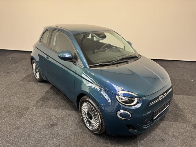 Fiat E-500 icon SOH 95% Car play Cruise control lane assist LM Velgen