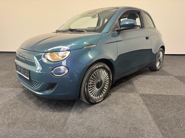 Fiat E-500 icon SOH 95% Car play Cruise control lane assist LM Velgen