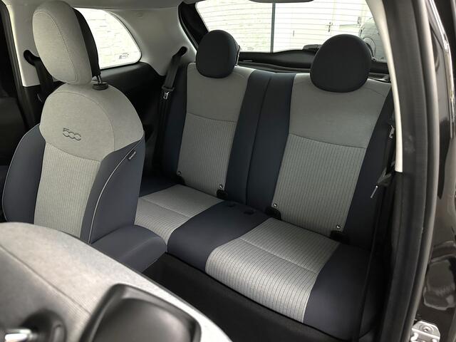 Fiat E-500 Icon 42 kWh | LED | Carplay | 93,5 SoH | Achteruitrij-Camera | Stoelverwarming | Cruise Control | DAB | PDC V+A | Dodehoek Detectie | Digitaal Display | Lane Assist | DAB Radio | Navi |