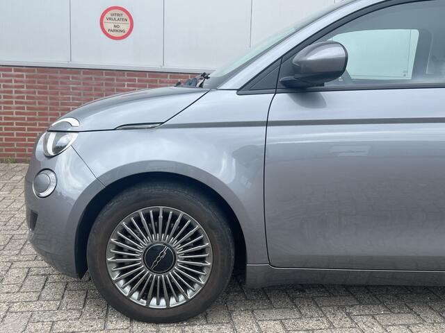 Fiat E-500 Icon 42 kWh | Navi | Carplay | Cruise | PDC | 16"