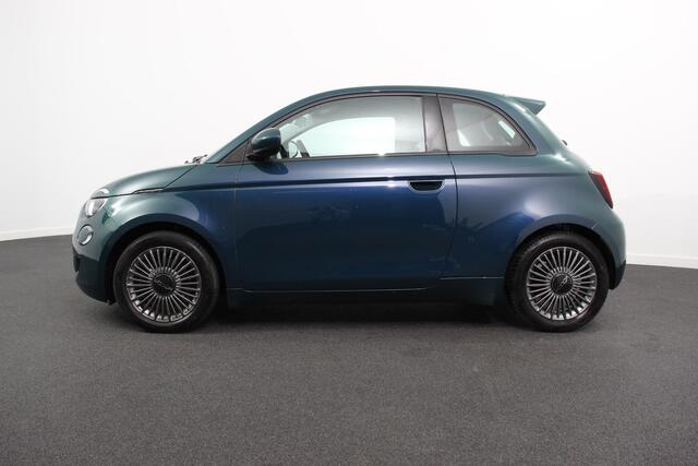 Fiat E-500 42 kWh 118pk Icon Navigatie Apple Carplay/Android Auto Cruise Control Stoelverwarming Climate Control Lichtmetalen velgen