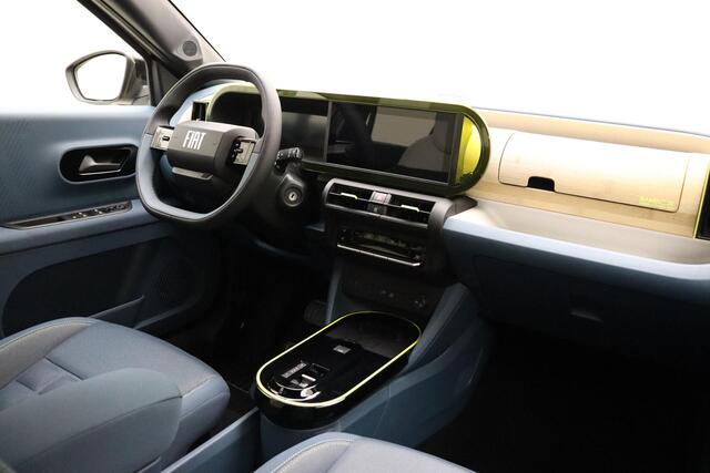 Fiat PANDA Grande La Prima 11 kW 44 kWh | NIEUW MODEL | Navigatie | Climate control | Camera | Dakrails | Stoel & Stuurverwarming | Lictmetalen velgen