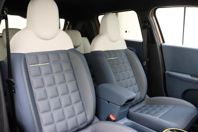 Fiat PANDA Grande La Prima 11 kW 44 kWh | NIEUW MODEL | Navigatie | Climate control | Camera | Dakrails | Stoel & Stuurverwarming | Lictmetalen velgen