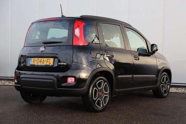 Fiat PANDA 1.0 Hybrid City Life 69PK Carplay Android Navigatie Airco All-Season Banden!