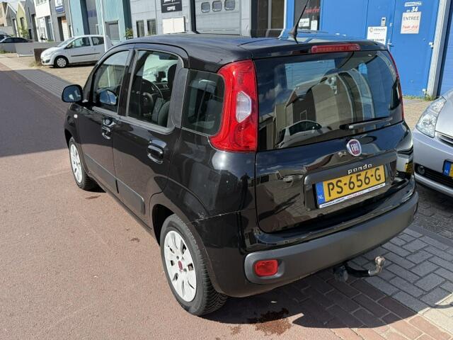 Fiat PANDA 0.9 TwinAir Lounge 2017 NAP 130.901km Airco Leuke auto met een koude airco, radio/Cd speler, etc.