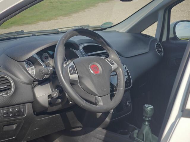 Fiat PUNTO 1.2 4 cilinder | More | Climate | Cruise control