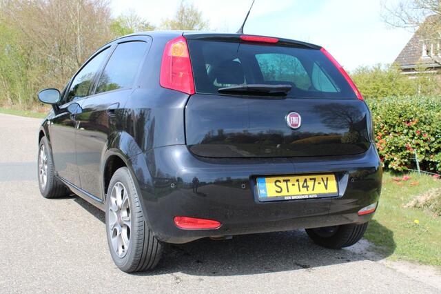 Fiat PUNTO 0.9 TwinAir 101pk Sempre 5-drs ECC/Cruise/Navi/PDC