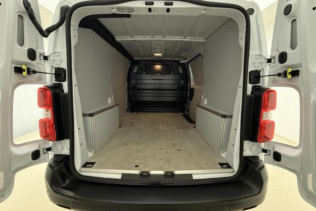 Fiat SCUDO 2.0 Diesel 180 S&S L2 Automaat | Navigatie | Camera | Laadruimte betimmering | 3 Zitplaatsen | Mistlampen voor | Cruise control | Airco