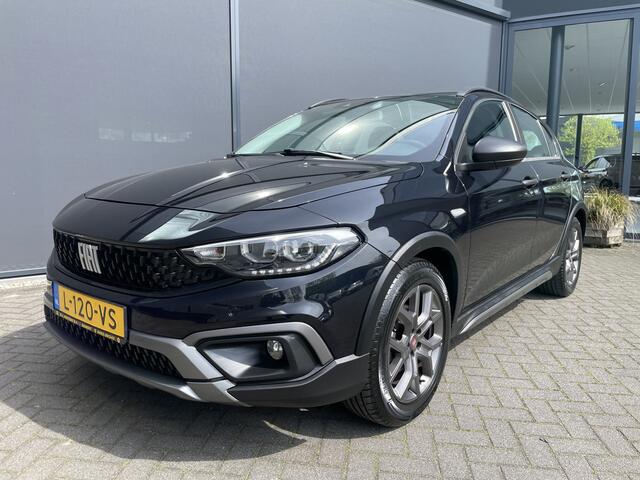 Fiat TIPO Cross 1.0 City Cross Achteruitrijcamera - Airco - Cruise control - Dakrails - Licht metalen velgen 17 inch - U-connect - Stuur multifunctioneel - Bluetooth - Elektrische ramen - Parkeersensoren - Led verlichting - Mistlampen voor - Radio - Start/stop syst