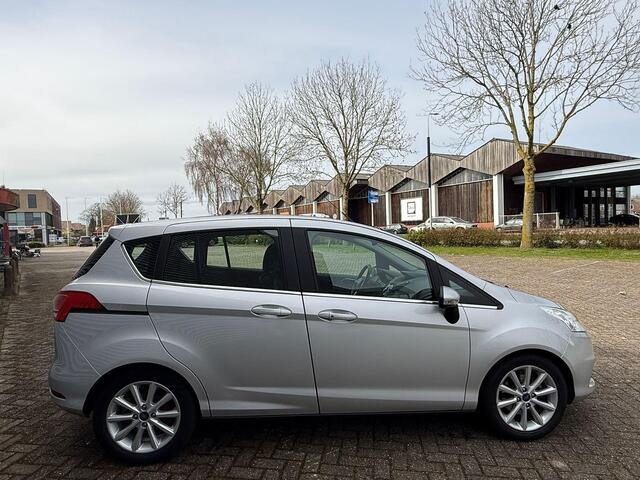 Ford B-MAX 1.0 EcoBoost Titanium , CLIMA, CRUISE CONTROLE,TREKHAAK, ACHTERUITRIJ CAMERA, NAVI, PDC VOOR EN ACHTER, 100% ONDERHOUDEN, BOEKJES AANWEZIG, SUPER NETTE EN PERFECT RIJDENDE AUTO