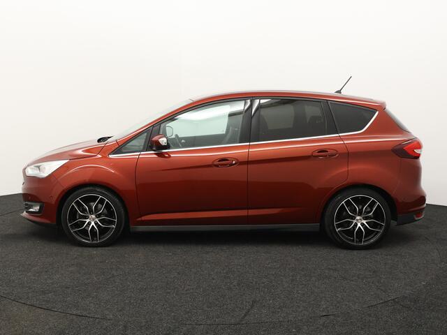 Ford C-MAX 1.5 Titanium Airco, bluetooth, stuur multifunctioneel, verwarmd voorruit, spraakbediening, Elektronische remkrachtverdeling, Elektronisch Stabiliteits Programma Stap in en ervaar hoe praktisch en stijlvol een gezinsauto kan zijn. Deze Ford C-Max 1.5 Titan