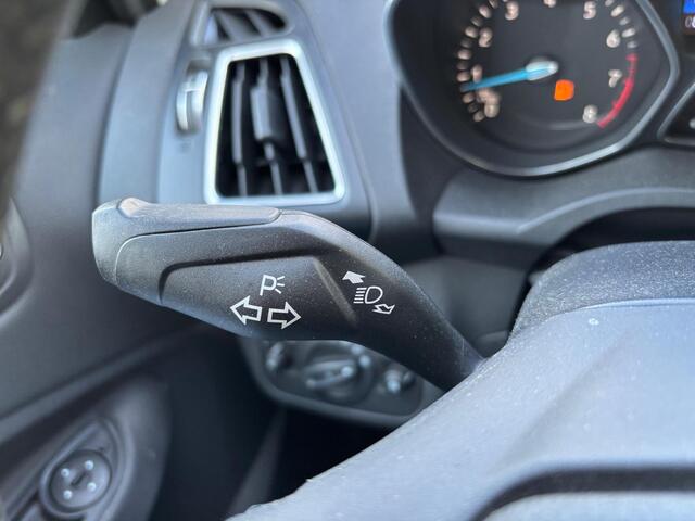 Ford C-MAX 1.5 Titanium | Trekhaak | Camera | Navigatie |