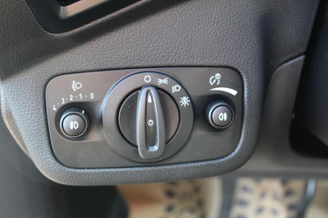 Ford C-MAX 1.0 Titanium , 125pk , Hoge Zit Climate control , Panoramadak , Navigatie , Cruise control , Trekhaak Dealer onderhouden , Bluetooth , Parkeersensoren V+A