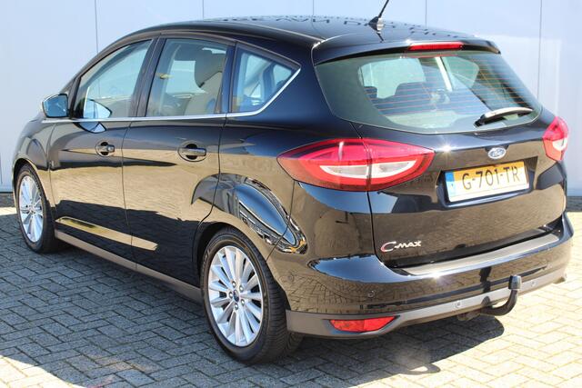 Ford C-MAX 1.0-125pk Titanium. Erg goed onderhouden hoogzitter, afkomstig van de 1e eig. Autm. airco dual, cruise control, navigatie, telefoonvoorb., voorraamverw., trekhaak, all season banden rondom, camera, parkeersensoren v+a etc.