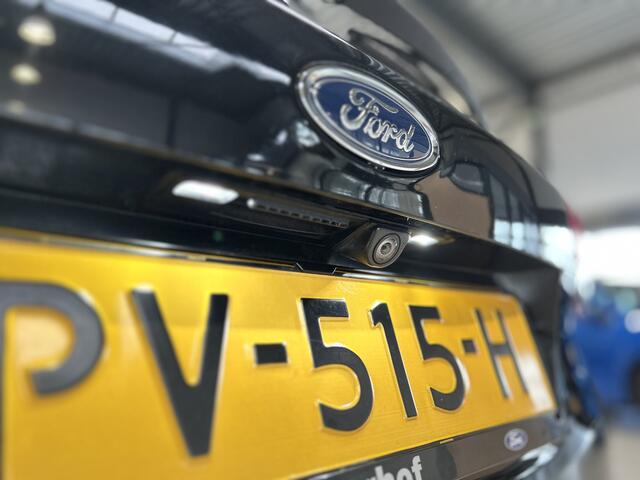 Ford C-MAX 1.5 EcoBoost 150 pk Titanium | Trekhaak | Winter Pack | Camera | 4 seiz. banden | Navi | Clima | Cruise
