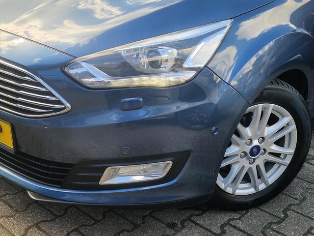 Ford C-MAX 1.0 Titanium Full Options! | Volledig dealer onderhouden | Trekhaak | Stoel stuur en voorruitverwarming | All weather banden | Parking Pack incl camera | Beide voorstoelen in hoogte verstelbaar | Bi xenon verl.