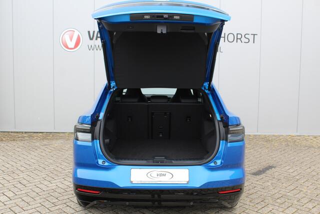 Ford CAPRI Premium Extended Range RWD 77 kWh. Fabrieksgarantie t/m 05-06-2029 ! Autm. airco, warmtepomp, side assist, adapt. cruise cntrl, camera v+a, stoel- en stuurwiel verw., lederen int., metallic lak, elektr. achterklep, navigatie, telefoonvoorb. etc
