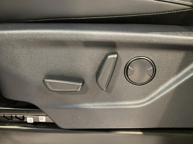 Ford Custom Tourneo Titanium X 340 2.5 PHEV 233 pk L2 9 persoons | Elek. Trekhaak | Winter Pack | Camera | LED | 17" | 1850kg trekgewicht | Elek. Best. Stoel