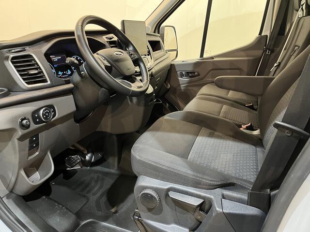 Ford E-Transit 350 L2H2 Trend 68 kWh / 100% Elektrisch !! / Airco / Cruise Control / CarPlay / Camera / Navigatie / 3-Zits / 10.000 KM !!