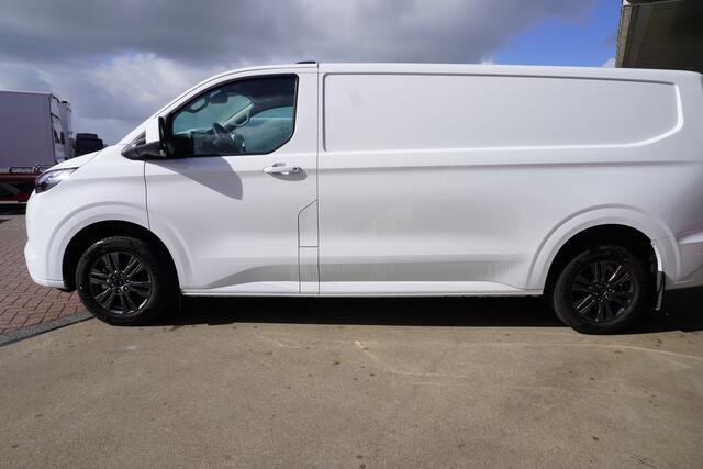 Ford E-Transit Cust. 320L L2H1 Limited 65 kWh Automaat met Powerpack Nr. V044 | Airco | Cruise | Apple CP- Android auto | Trekhaak