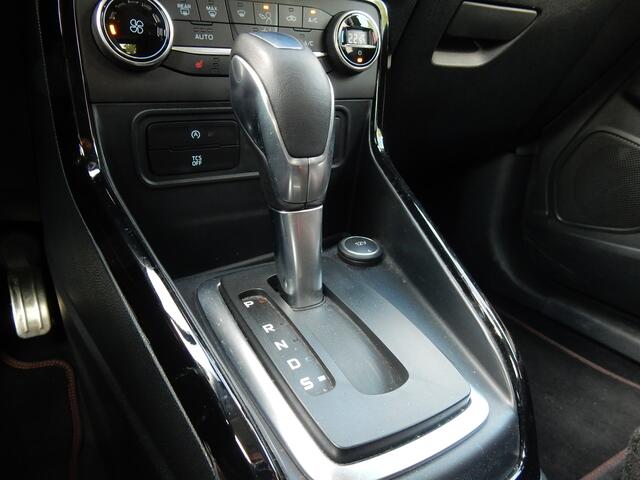 Ford ECOSPORT 1.0 EcoBoost ST-Line Black | Winter Pack | Privacy glass | Navigatie | ISOFIX |