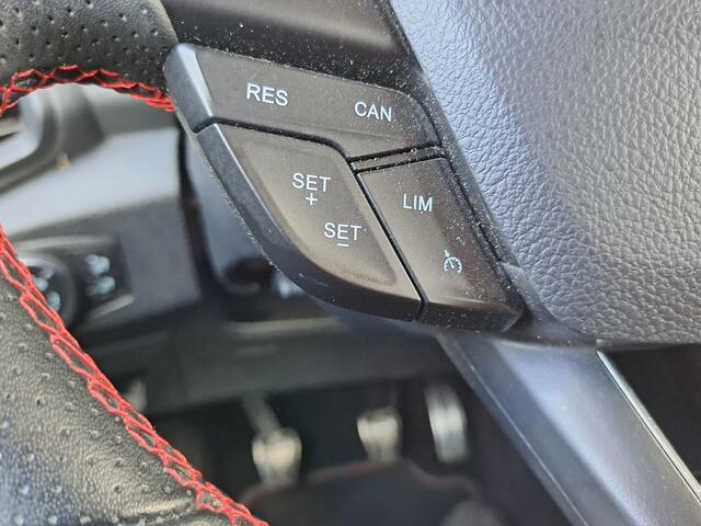 Ford ECOSPORT 1.0 EcoBoost ST-Line | Airco | Trekhaak | Stoel- en stuurverwarming | Xenon | App-connect |