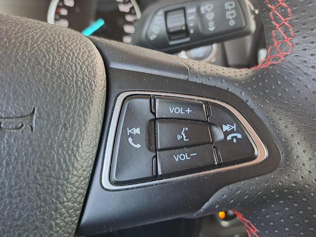 Ford ECOSPORT 1.0 EcoBoost ST-Line | Airco | Trekhaak | Stoel- en stuurverwarming | Xenon | App-connect |