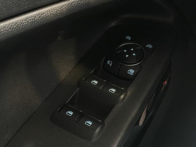 Ford ECOSPORT EcoBoost 140 pk ST-Line | Trekhaak | Winter Pack | Camera | 18" | Half leer