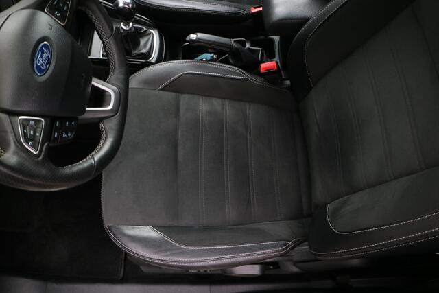 Ford ECOSPORT 1.0 EcoBoost St-line | Schuifdak | Carplay |