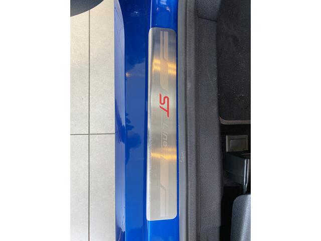 Ford ECOSPORT 1.0 EcoBoost ST-Line,1e Eigenaar,Dealeronderhouden,Navigatie,Achteruitrijcamera,Spraakbediening,B&O,Keyless,Halfleder/Alcantara,Stoel&Stuurverwarming,V&A Sensoren,Two Tone Lak,17 Inch Lmv