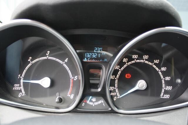 Ford FIESTA 1.5 TDCi Style Ultimate Lease Edition - NAVIGATIE - PDC