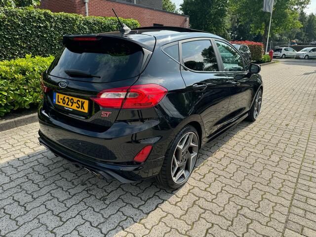 Ford FIESTA 1.5 EcoBoost ST-3 panorama, navi, cruise, stoelverw