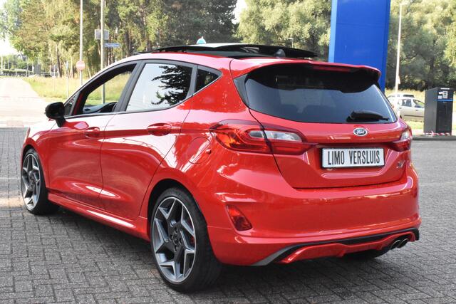 Ford FIESTA 1.5 EcoBoost ST-3 Schuifdak | Recaro-Seats | Stoelverwarming | 12 mnd BOVAG garantie Whatsapp 06-53188999