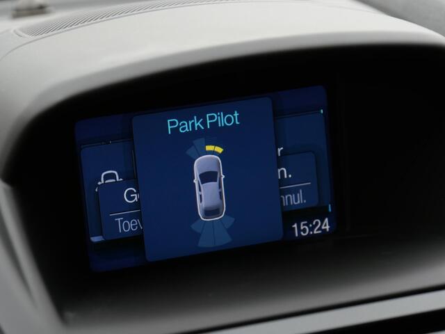 Ford FIESTA 5D 1.0 STYLE ULTIMATE/ NAVI/ PDC V+A