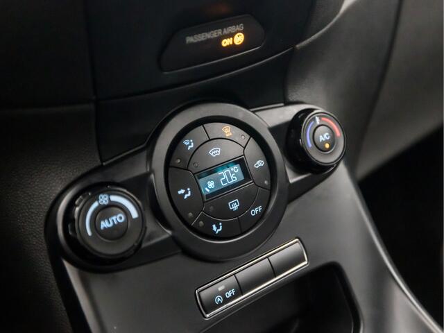 Ford FIESTA 1.0 EcoBoost ST Line (NAVIGATIE, CLIMATE, LM VELGEN, SPORTSTOELEN, NIEUWE APK, CRUISE, PARKEERSENSOREN, ZWART HEMEL, NIEUWSTAAT)