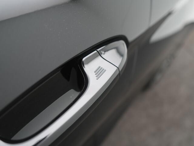 Ford FIESTA 1.0 EcoBoost Hybrid Titanium - RIJKLAARPRIJS - All Seasonbanden - Uniek lage KM-stand! - Apple Carplay/Android Auto
