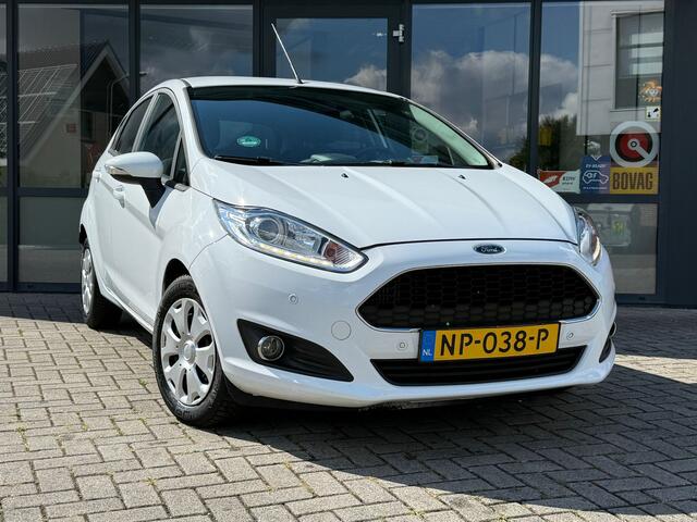 Ford FIESTA 1.5 TDCi Style Ultimate Lease Edition ? Navigatie ? Park sensoren ? Airco ? CruiseControl