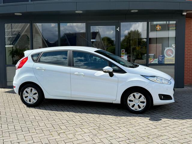 Ford FIESTA 1.5 TDCi Style Ultimate Lease Edition ? Navigatie ? Park sensoren ? Airco ? CruiseControl