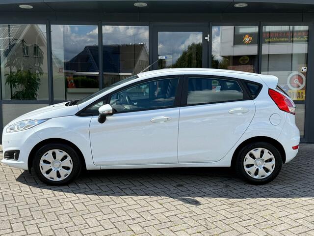 Ford FIESTA 1.5 TDCi Style Ultimate Lease Edition ? Navigatie ? Park sensoren ? Airco ? CruiseControl
