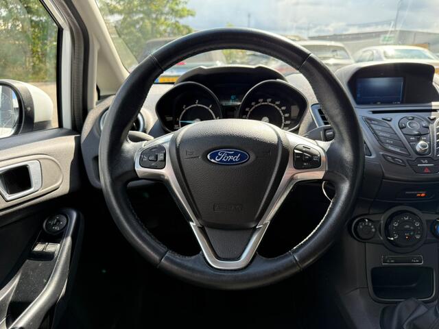 Ford FIESTA 1.5 TDCi Style Ultimate Lease Edition ? Navigatie ? Park sensoren ? Airco ? CruiseControl