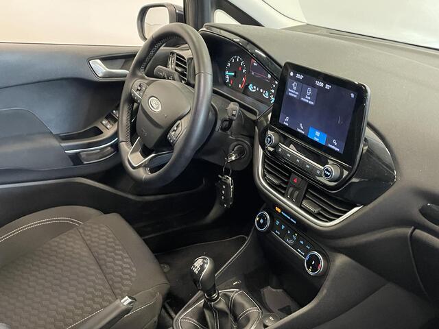 Ford FIESTA 1.0 EcoBoost Hybrid Titanium Climate control Navigatie Cruise control LED Apple Carplay/ Android Auto Parkeersensor voor