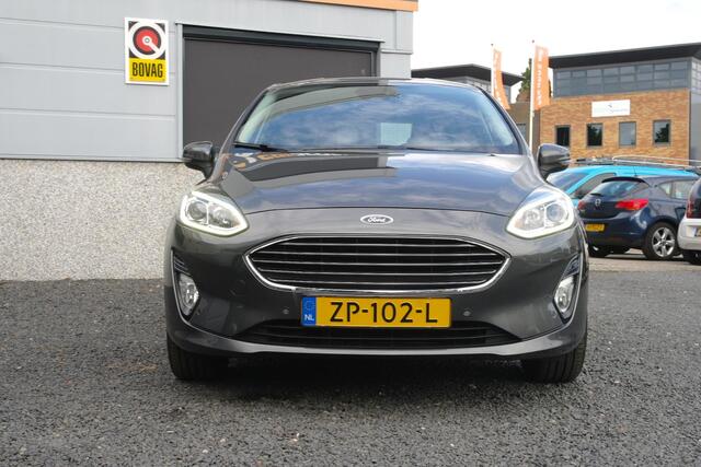 Ford FIESTA 1.0 EcoB. Titanium Navigatie Cruise , PDC , Bovag Garantie 6 Maanden